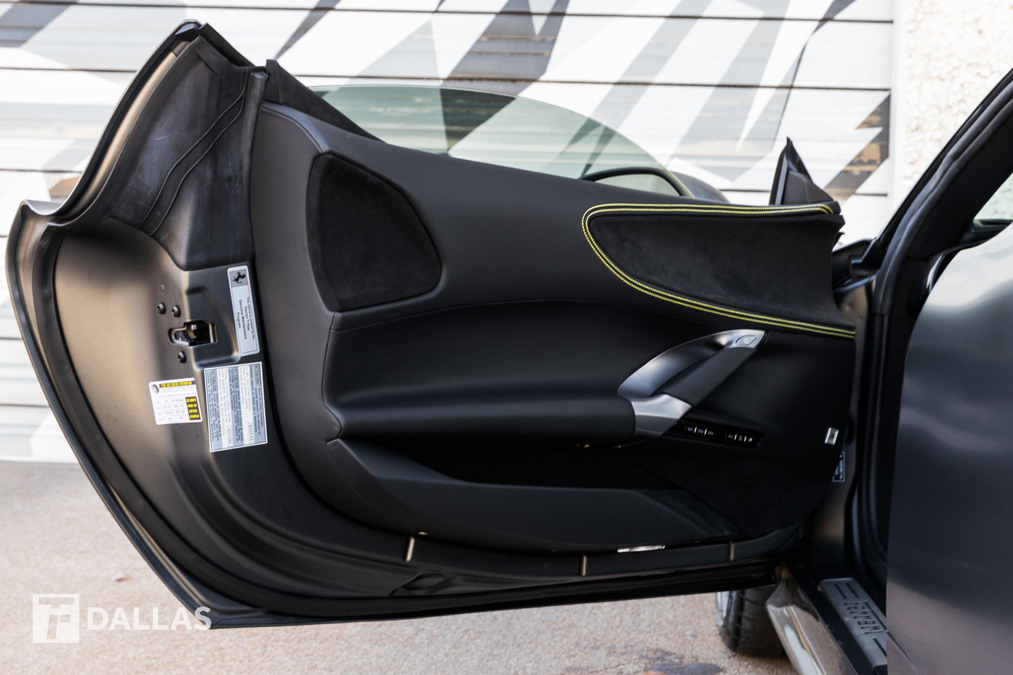 Used 2025 Ferrari SF90 Spider Spider image 24