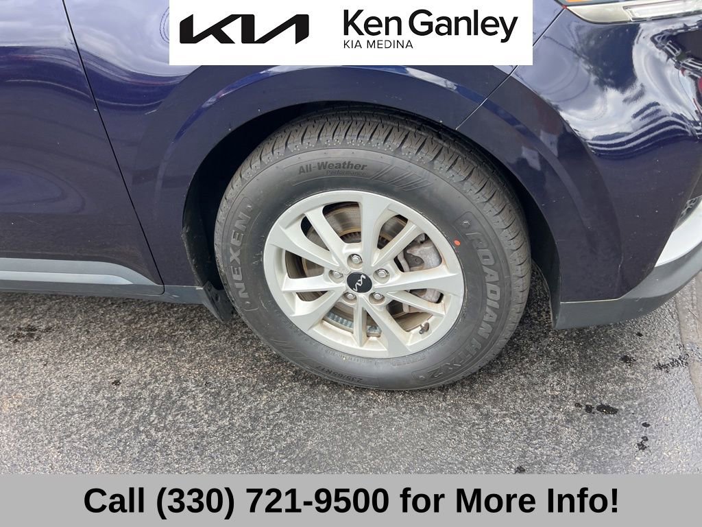 Used 2024 Kia Carnival LX FWD image 22