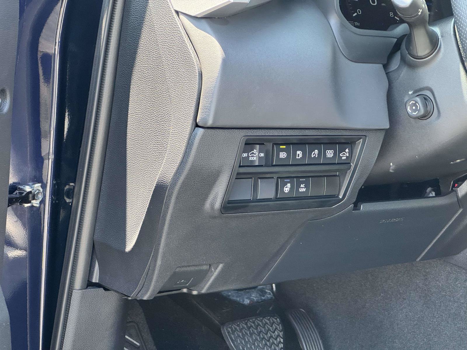 Used 2023 Toyota Tundra Platinum AWD/4WD image 13