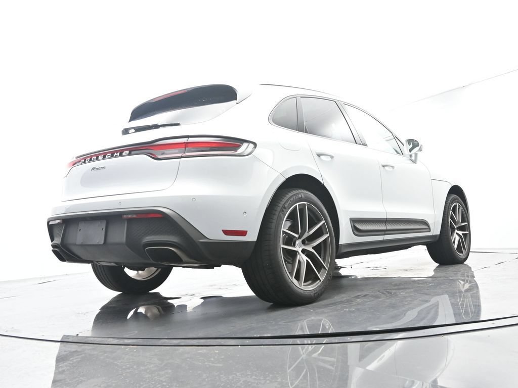Certified 2023 Porsche Macan AWD/4WD image 46