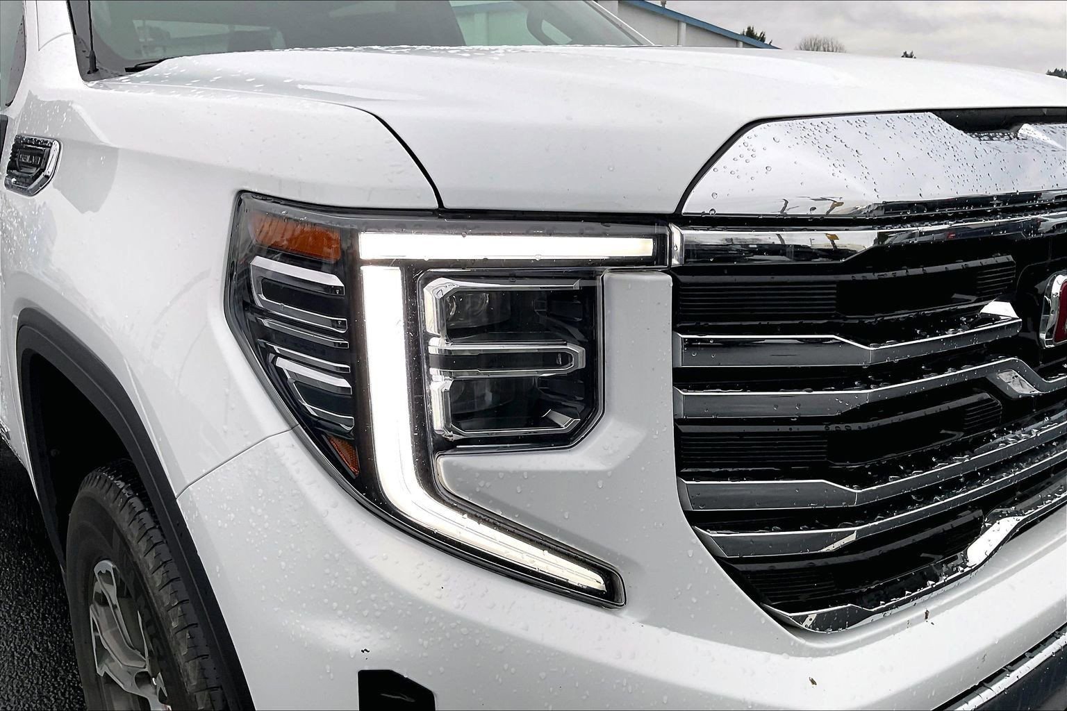 Used 2024 GMC Sierra 1500 SLT image 25