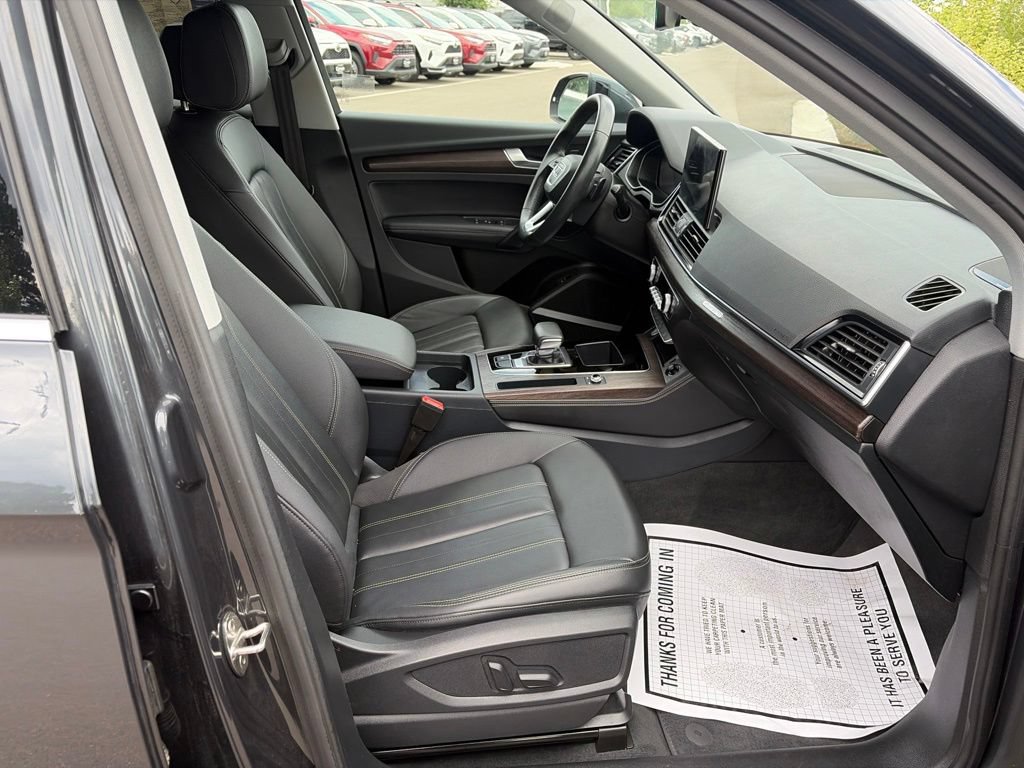 Used 2025 Audi Q5 2.0T Premium Plus w/ Premium Plus Package AWD/4WD image 12