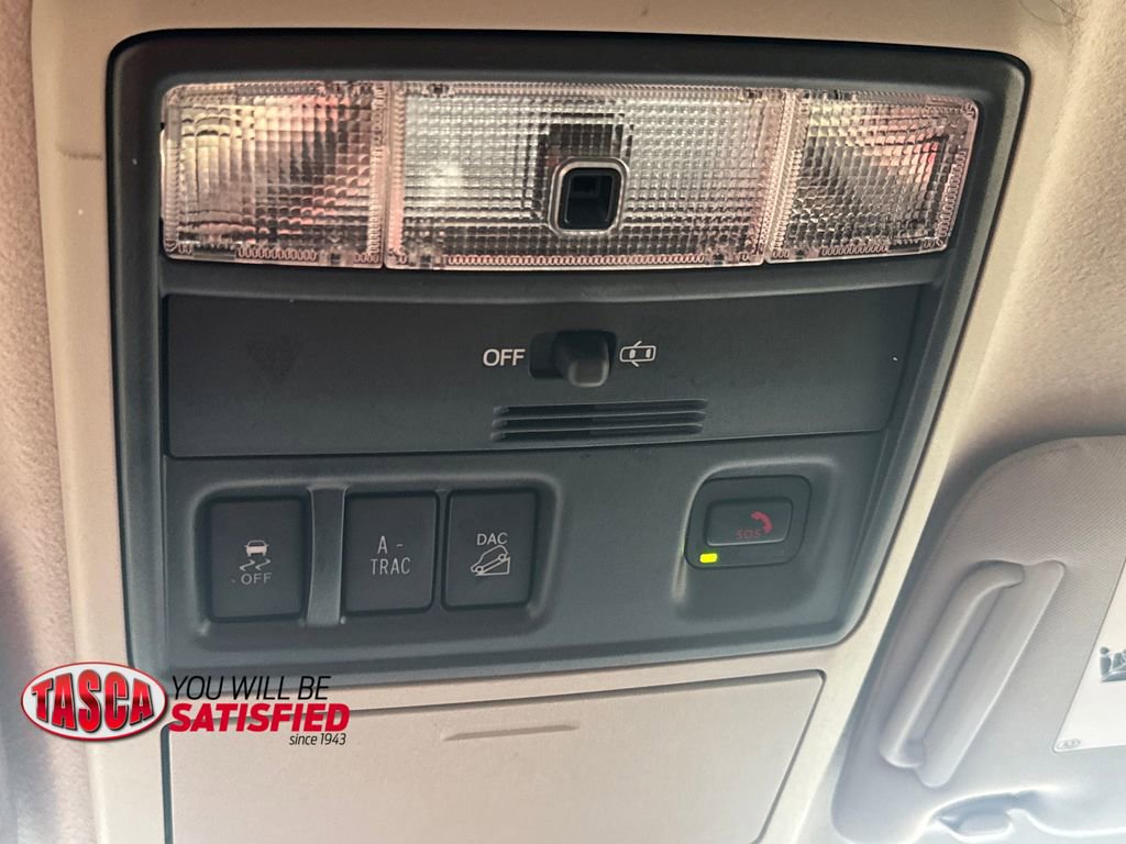 Used 2024 Toyota 4Runner SR5 AWD/4WD image 31