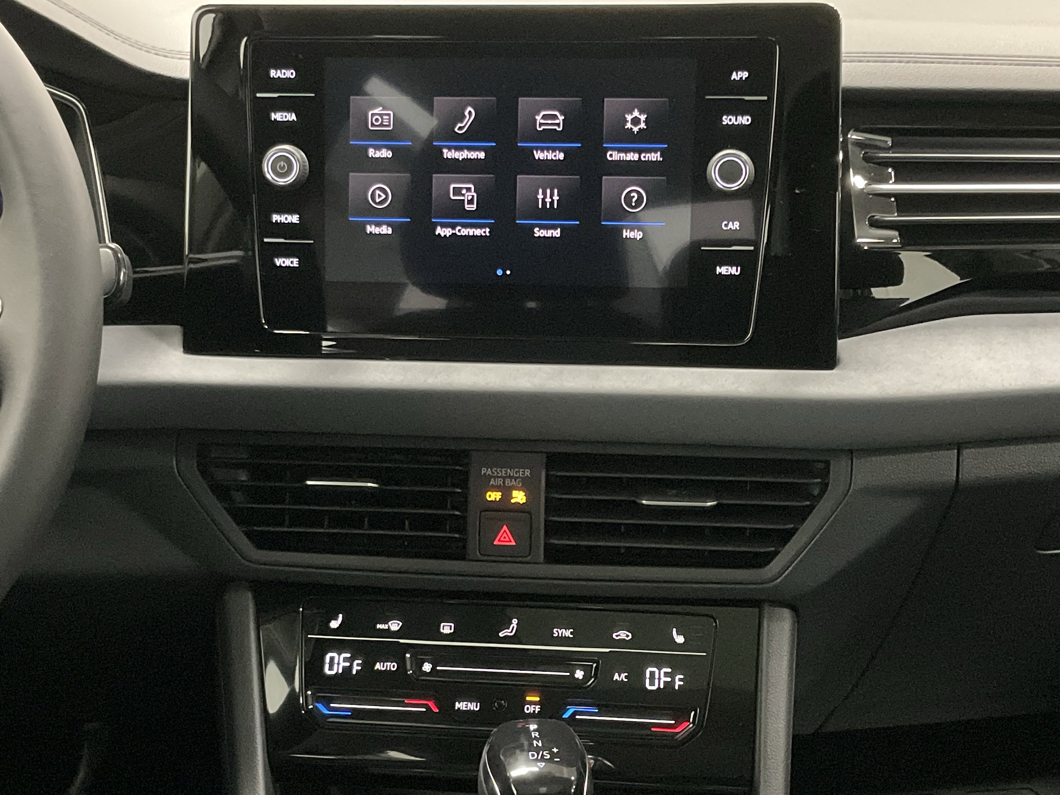 New 2026 Volkswagen Jetta SE image 12