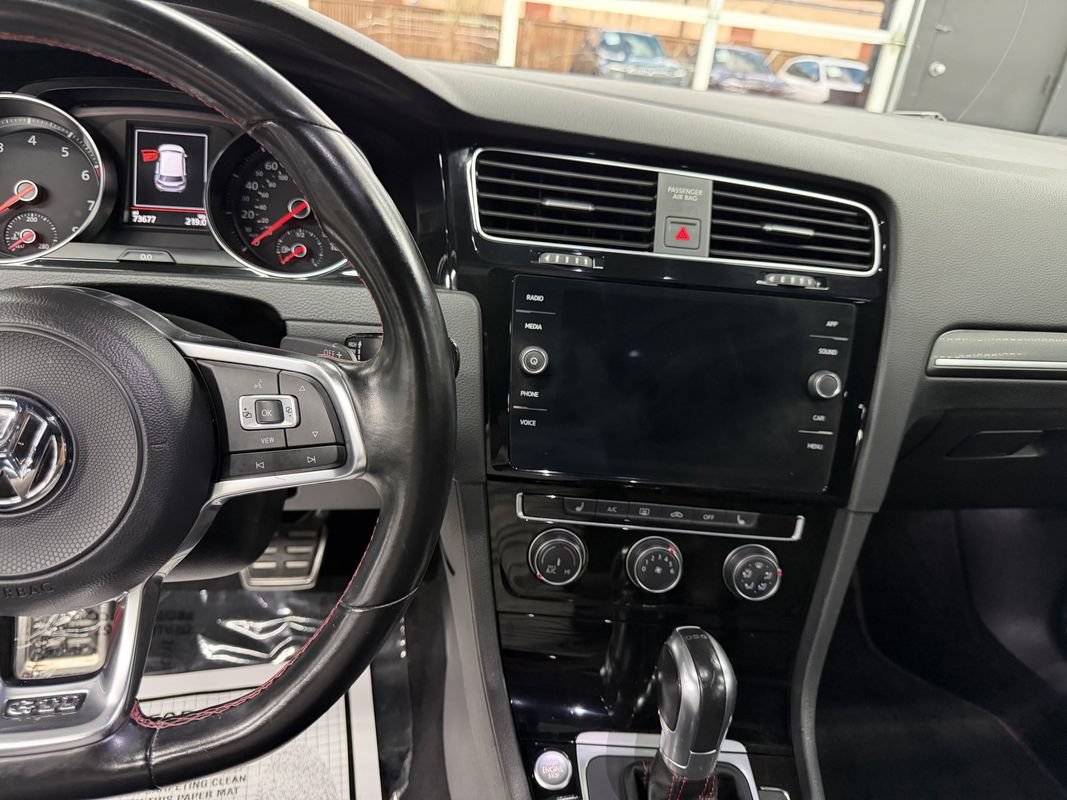 Used 2019 Volkswagen GTI SE FWD image 24