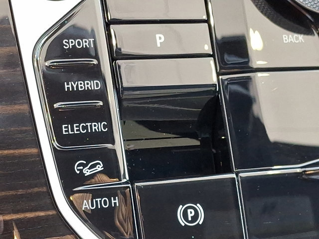 Certified 2025 BMW X5 xDrive50e image 28