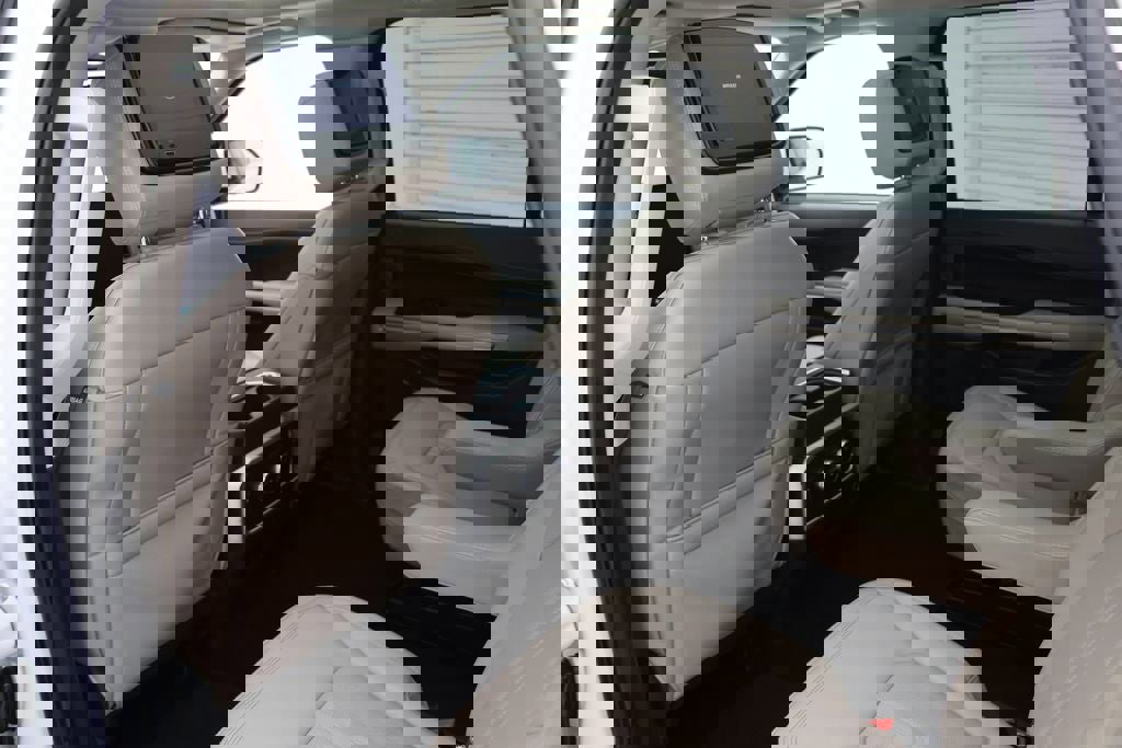 Used 2022 Ford Expedition Limited image 11