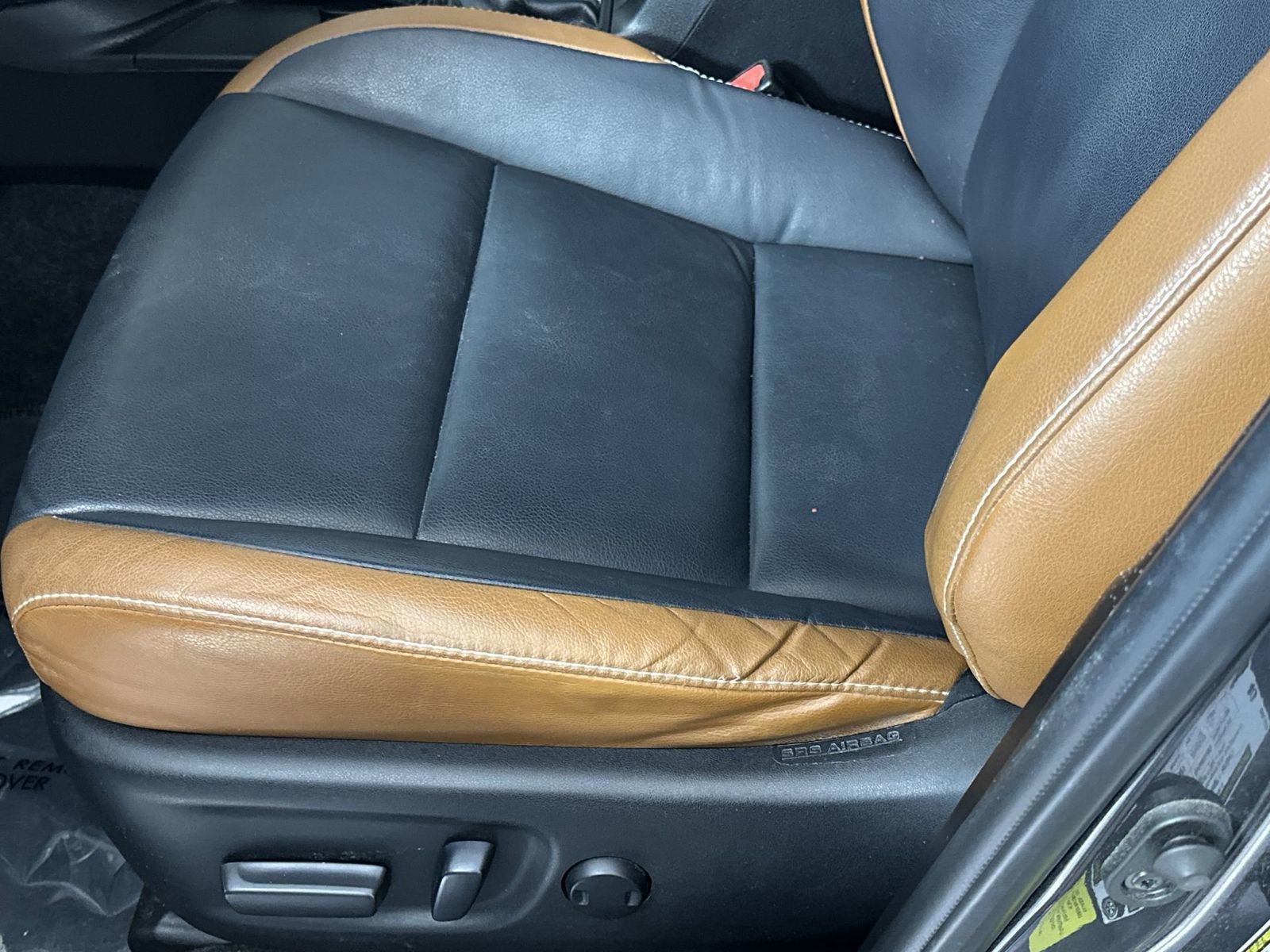 Used 2017 Toyota RAV4 SE image 16