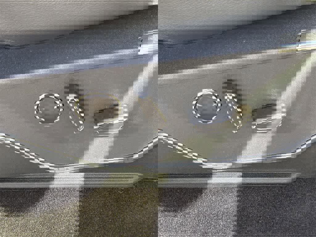 Used 2022 Ford F150 Lightning Lariat image 41