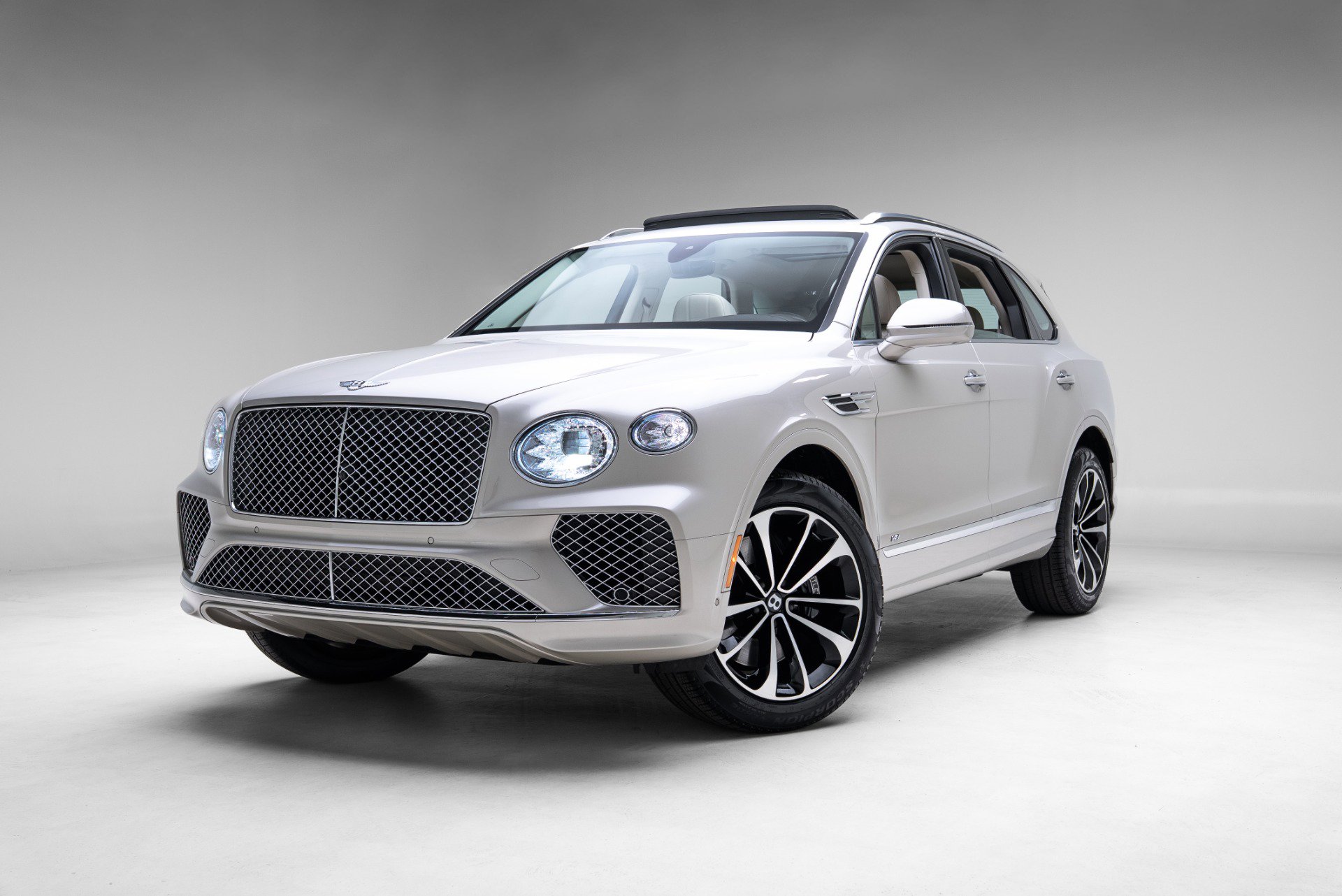 Used 2021 Bentley Bentayga image 18