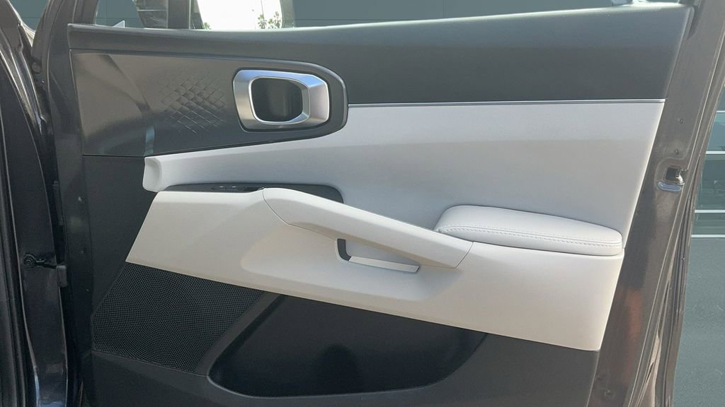 Certified 2025 Kia Sorento S w/ Panoramic Sunroof Package FWD image 17