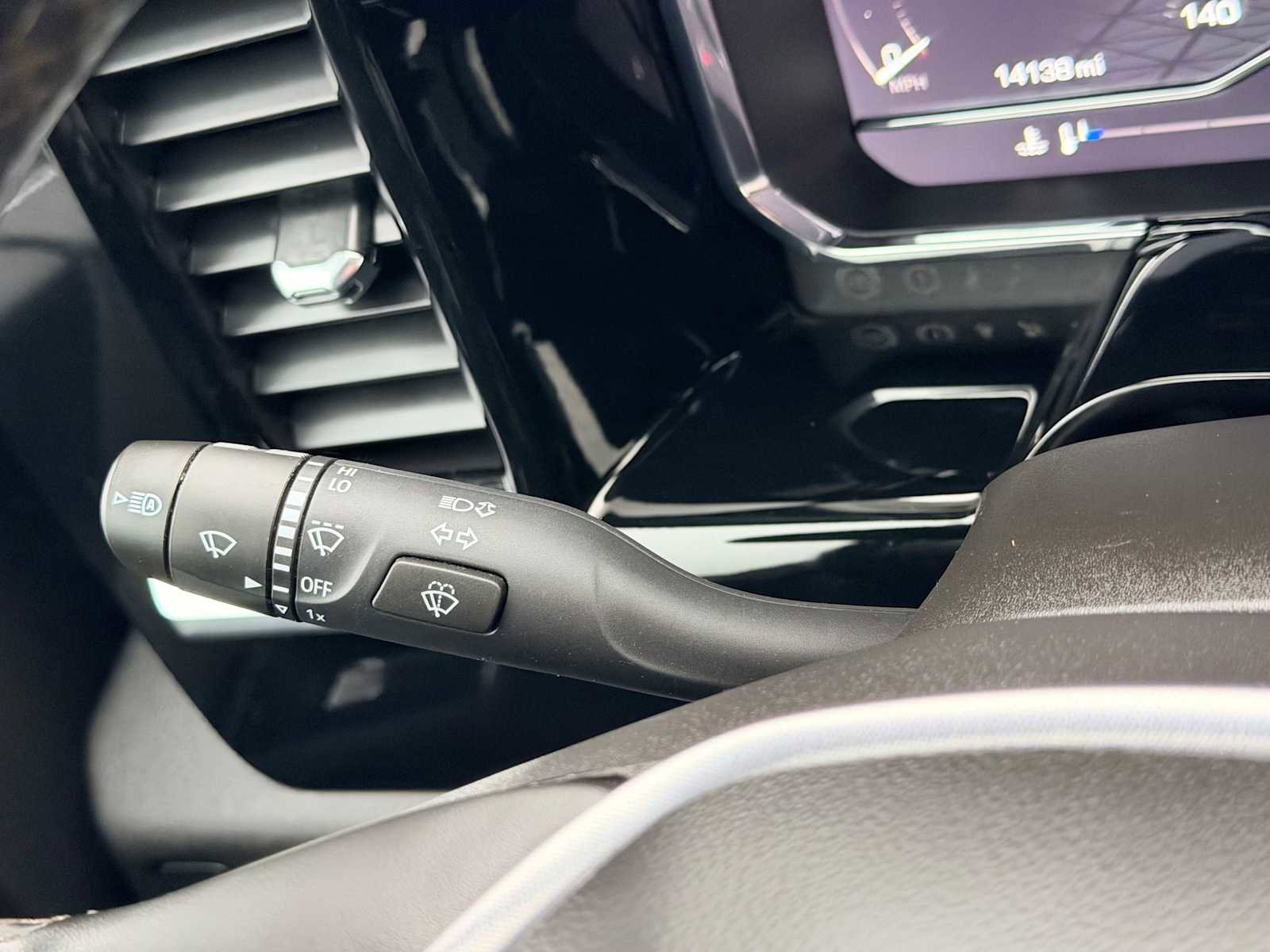 Used 2025 GMC Sierra 3500 SLE w/ SLE Value Package image 27