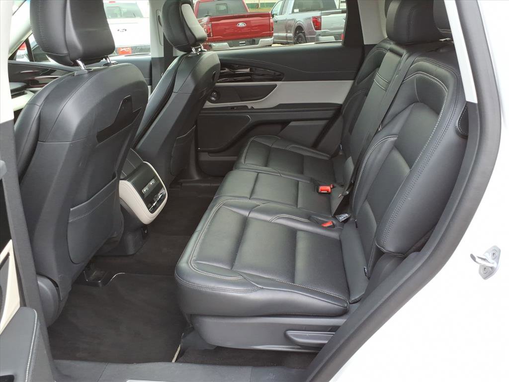 Used 2024 Lincoln Nautilus Premier w/ Equipment Group 102A image 14