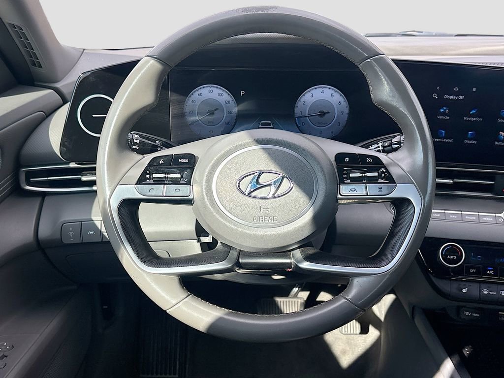 Used 2023 Hyundai Elantra SEL w/ Convenience Package image 11