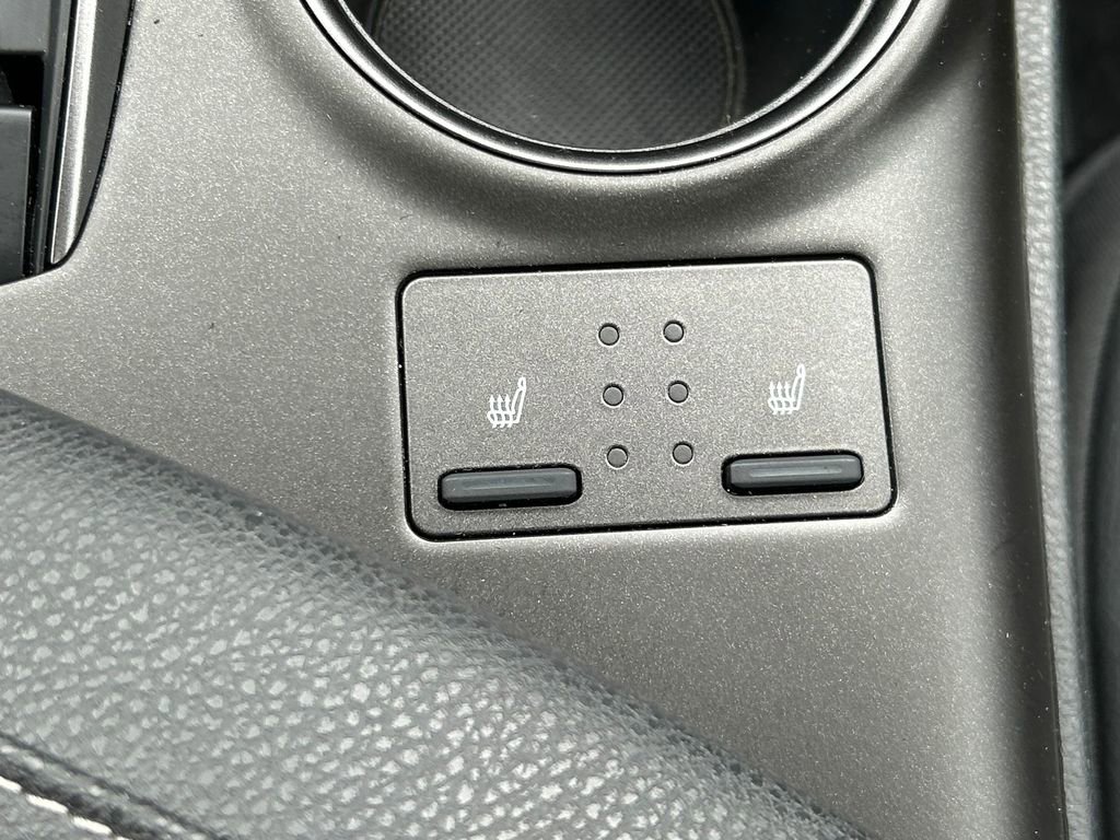 Used 2021 Toyota Camry XSE image 27