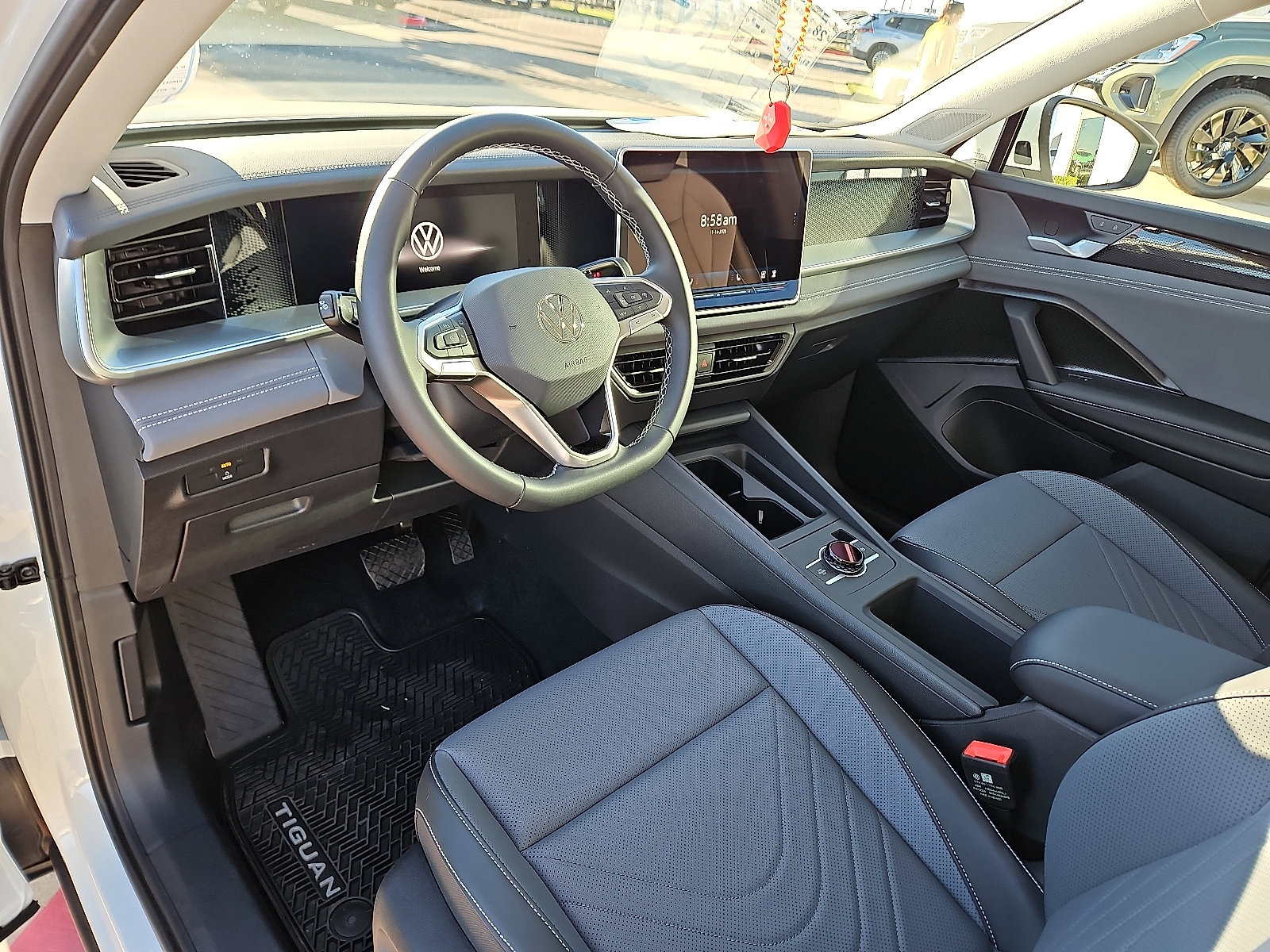 New 2026 Volkswagen Tiguan SE image 12