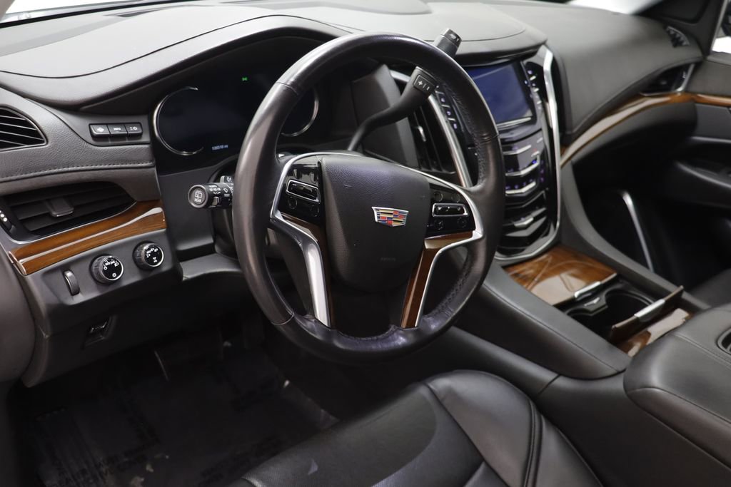 Used 2020 Cadillac Escalade Premium Luxury image 6