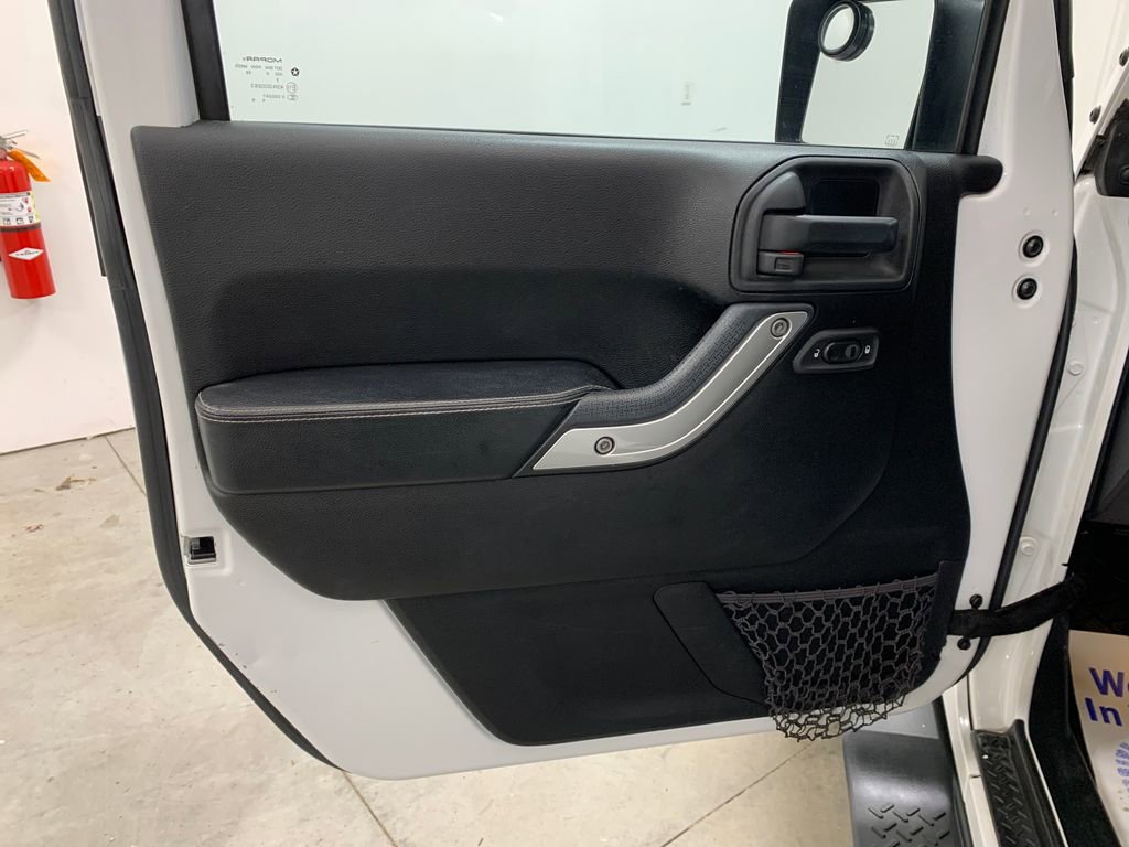 Used 2013 Jeep Wrangler Unlimited Sport image 16