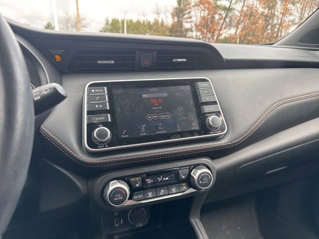 Used 2019 Nissan Kicks SR w/ SR Premium Package image 4