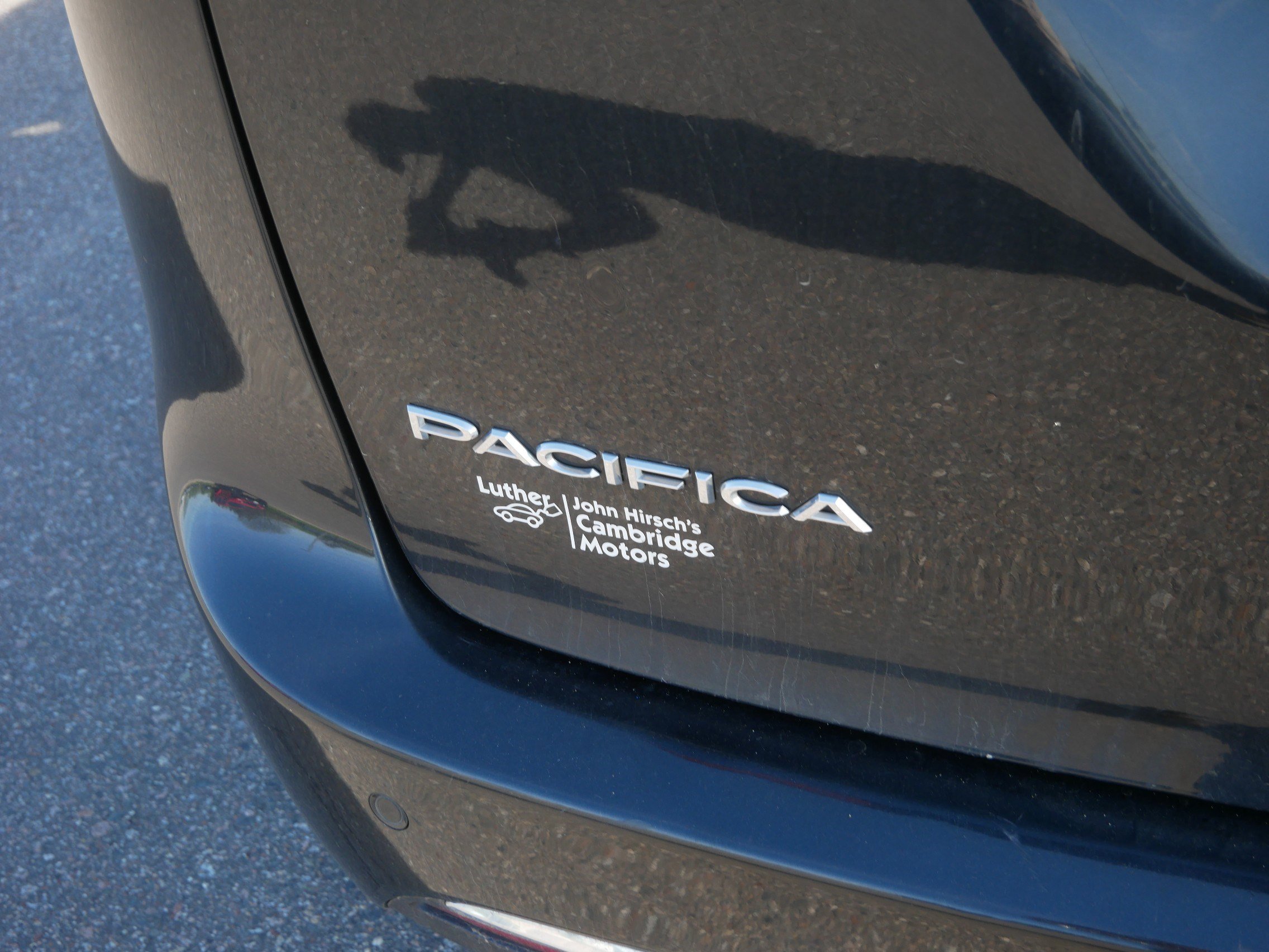 Used 2021 Chrysler Pacifica Touring-L FWD image 8