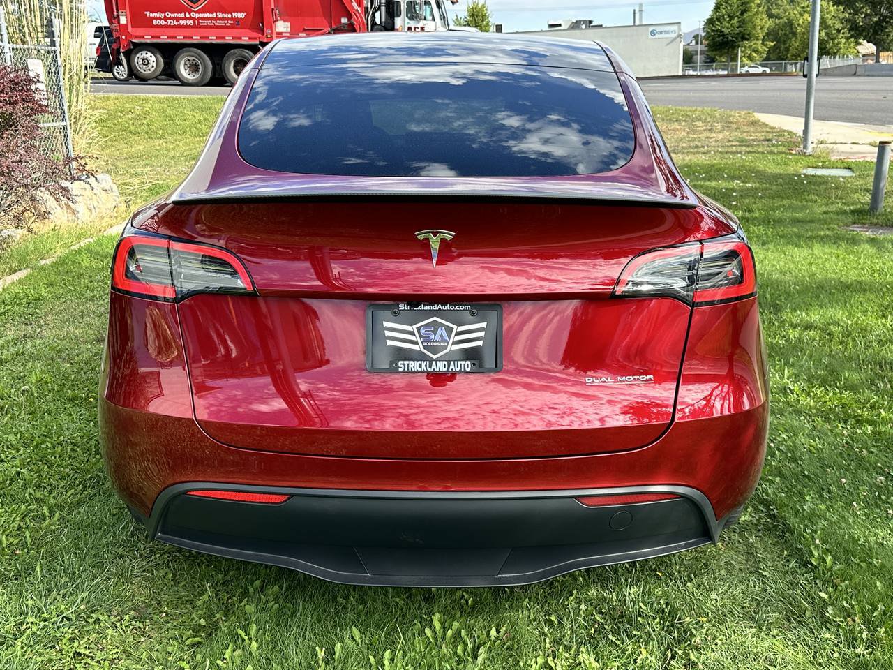 Used 2025 Tesla Model Y Performance AWD/4WD image 8