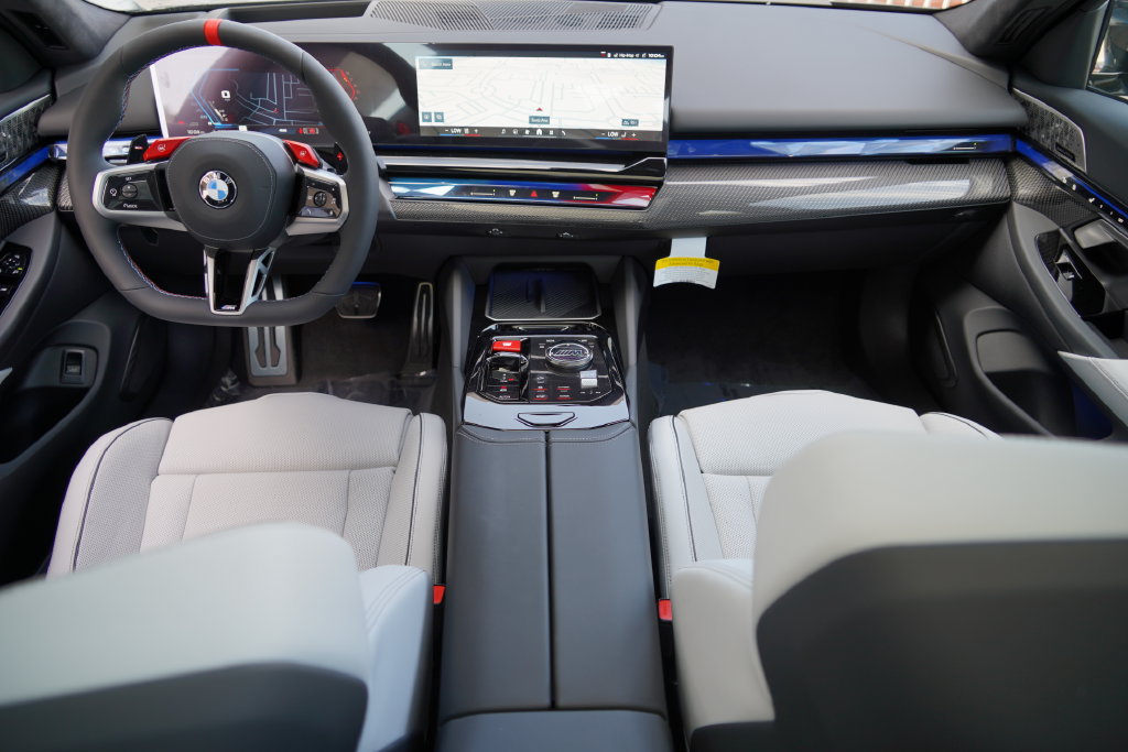 New 2027 BMW M5 w/ Executive Package AWD/4WD image 14