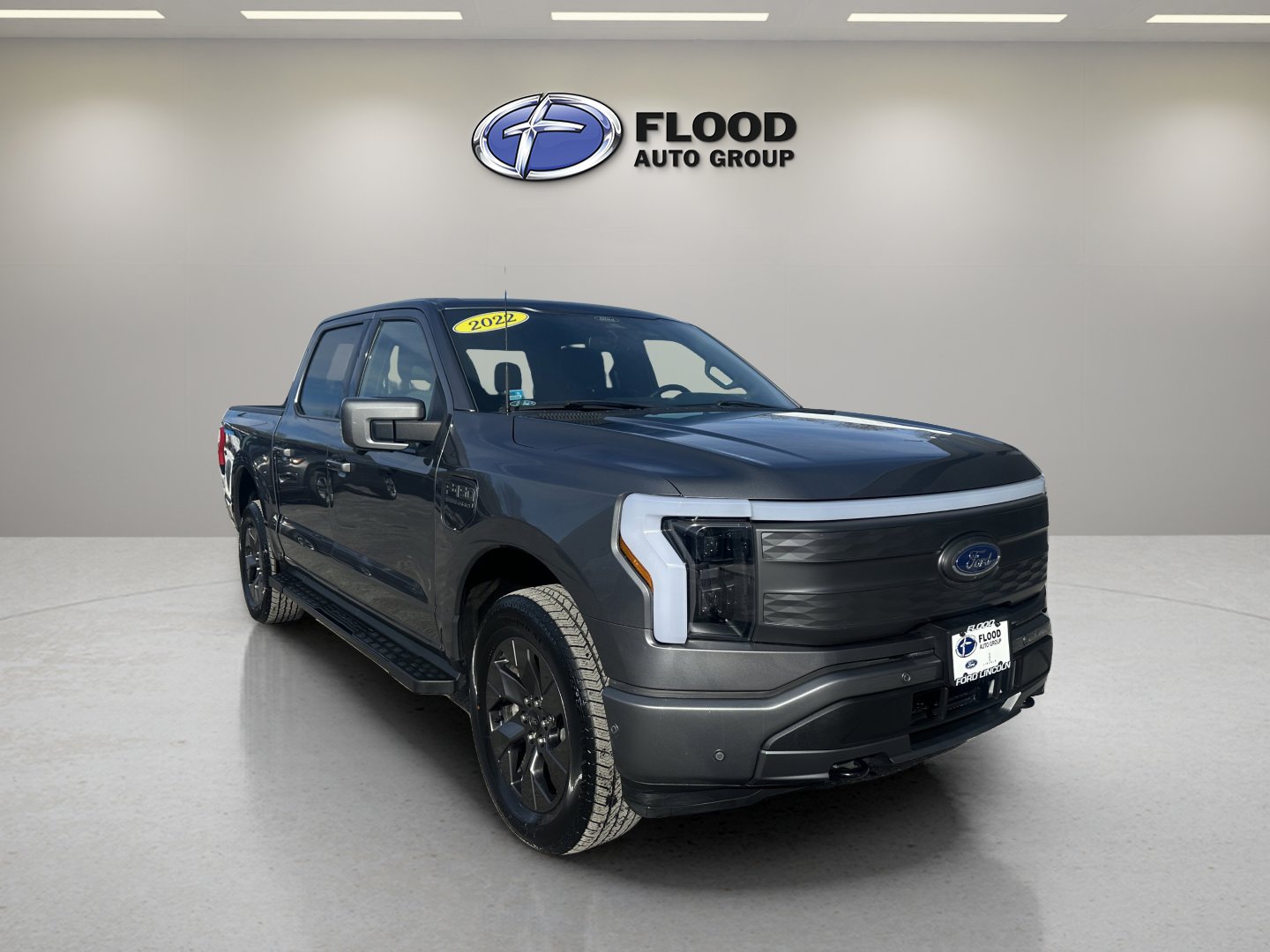 Used 2022 Ford F150 Lightning Lariat w/ Equipment Group 511A High image 1