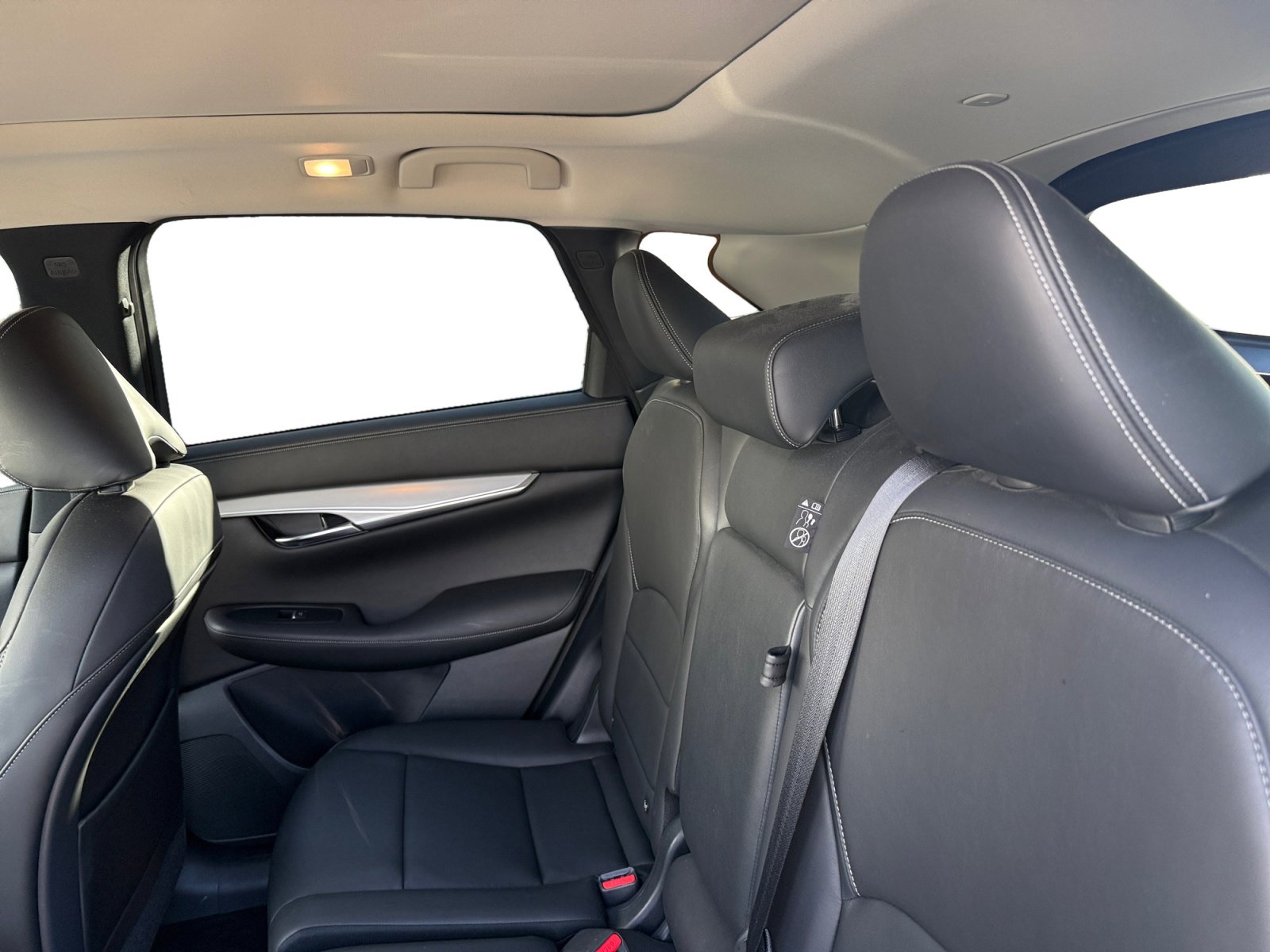 Used 2020 INFINITI QX50 Luxe w/ Navigation Package image 11