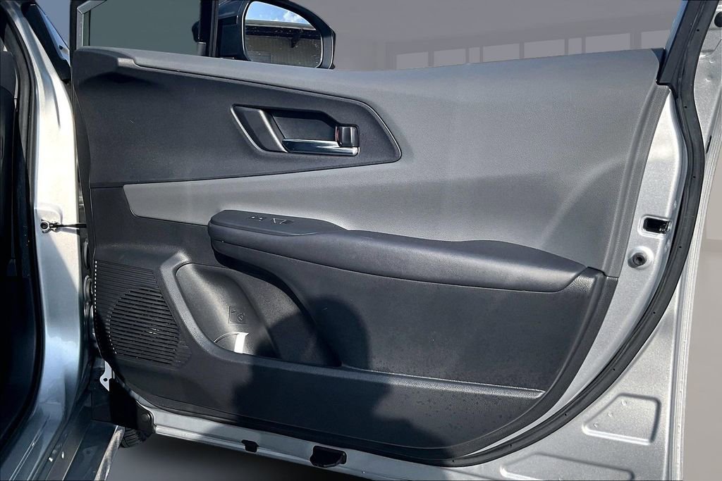 Used 2023 Toyota Prius XLE image 28