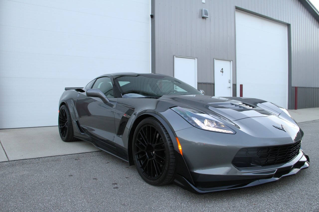 Used 2015 Chevrolet Corvette Z06 w/ 3LZ Preferred Equipment Group RWD image 5