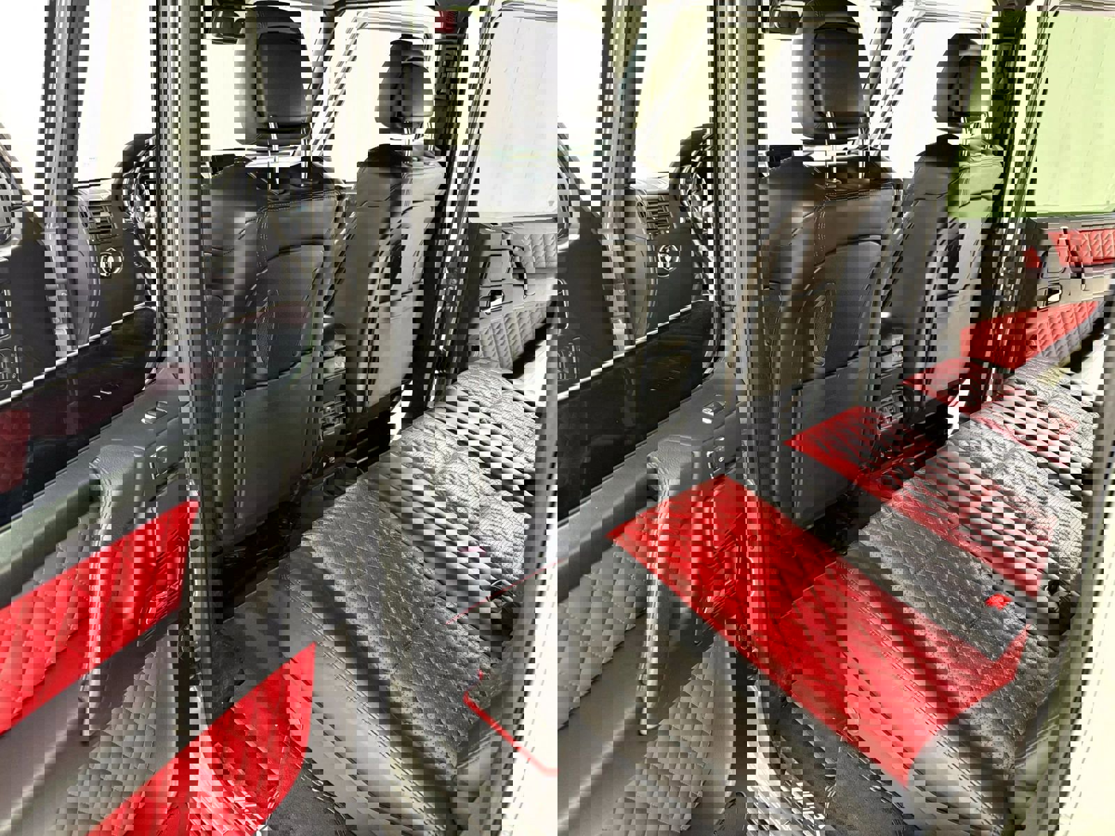 Used 2014 Mercedes-Benz G 63 AMG 4MATIC image 30