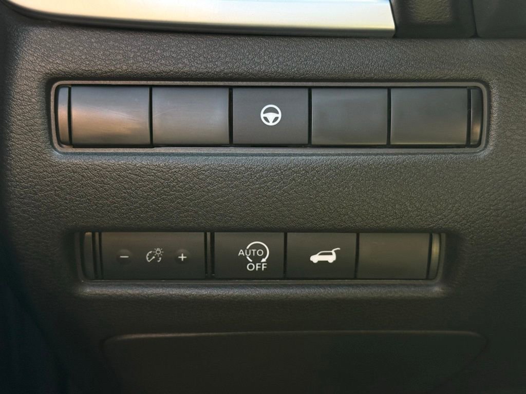 Certified 2024 Nissan Rogue SV image 26