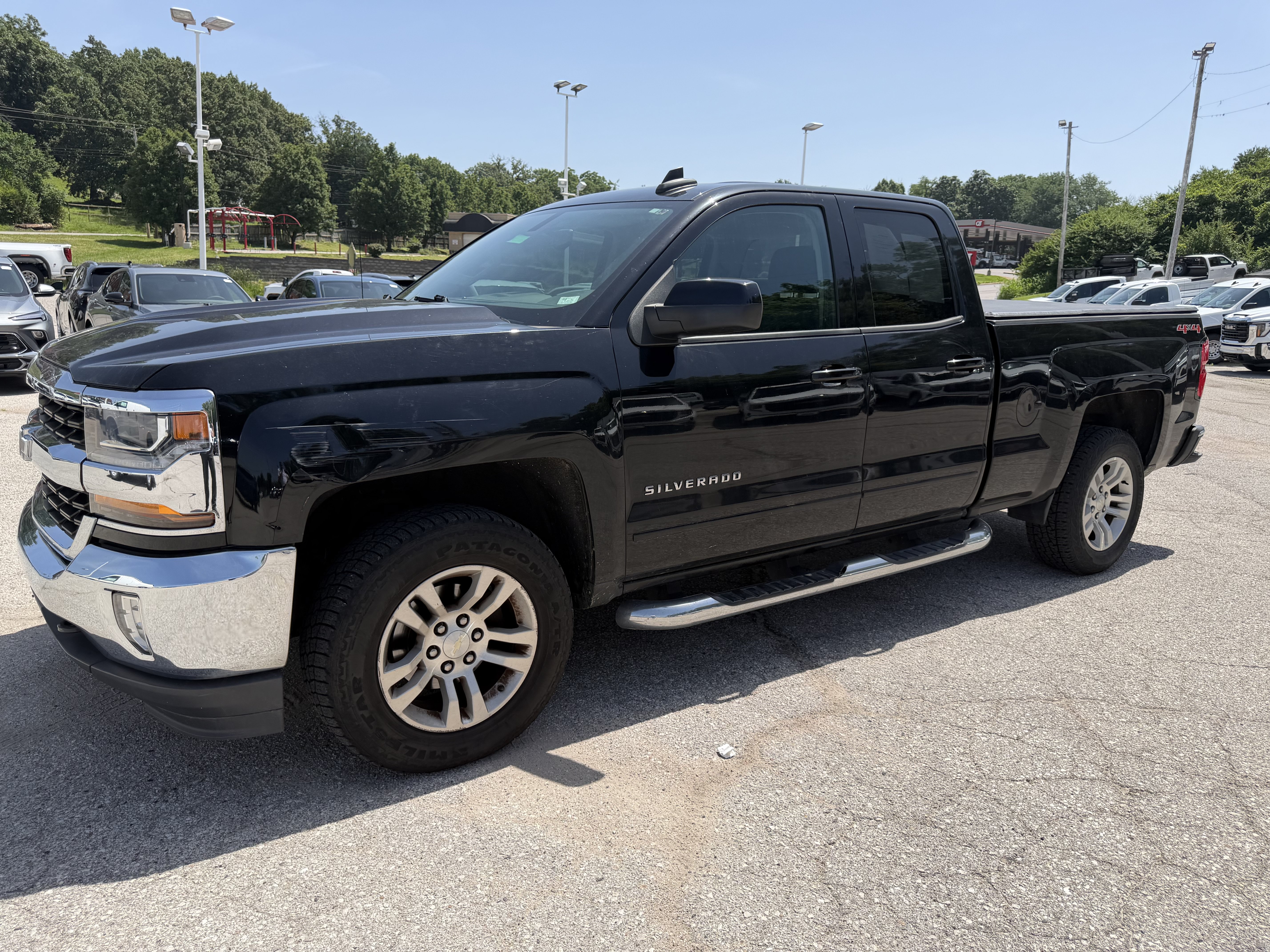 Used 2017 Chevrolet Silverado 1500 LT w/ All Star Edition AWD/4WD image 3