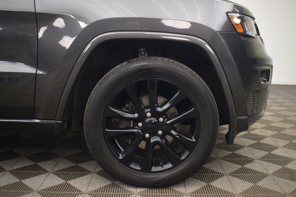 Used 2020 Jeep Grand Cherokee Altitude AWD/4WD image 30