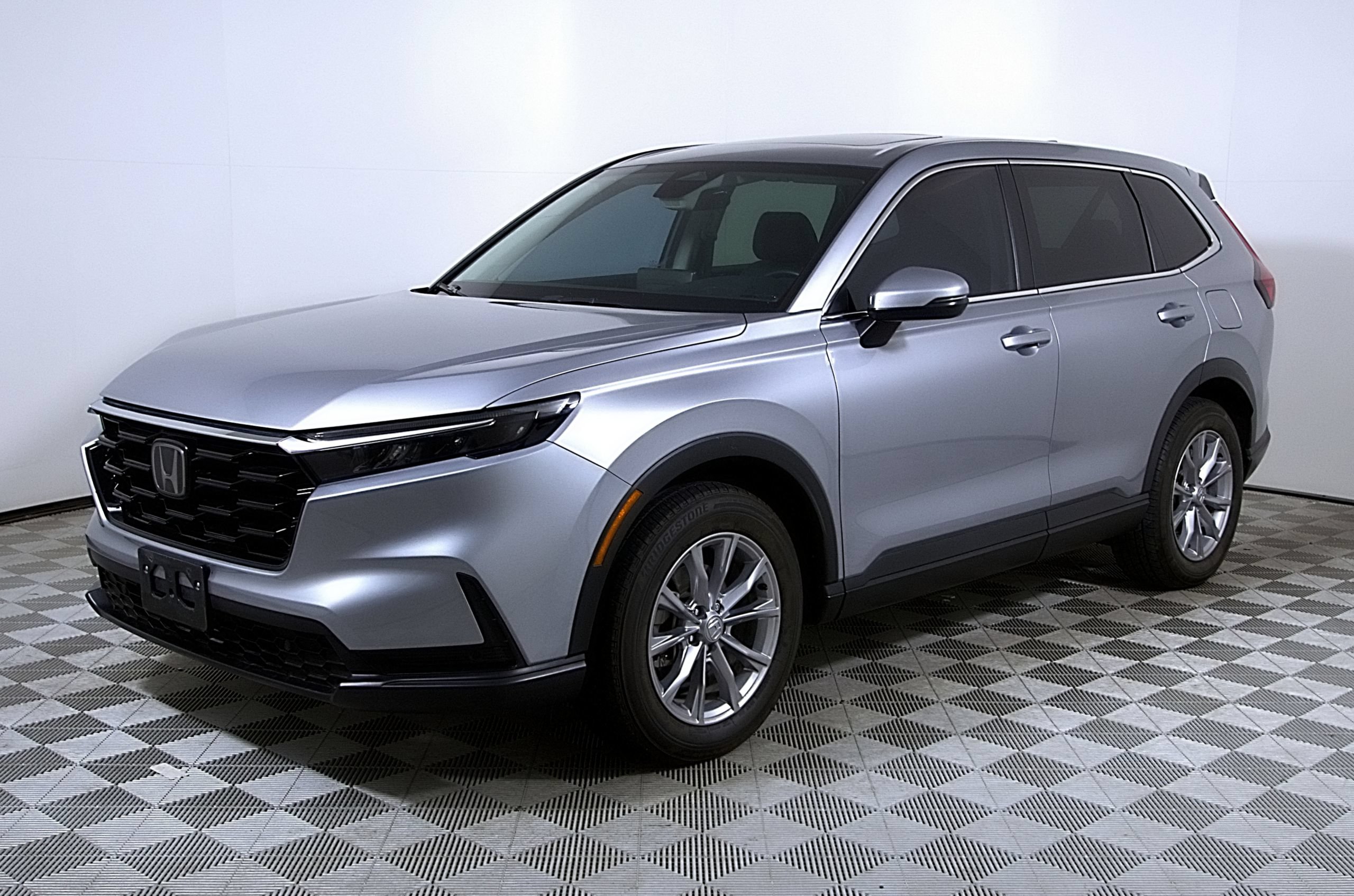 Used 2025 Honda CR-V EX image 3