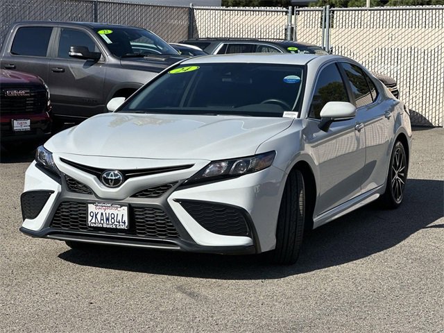 Used 2024 Toyota Camry SE image 8