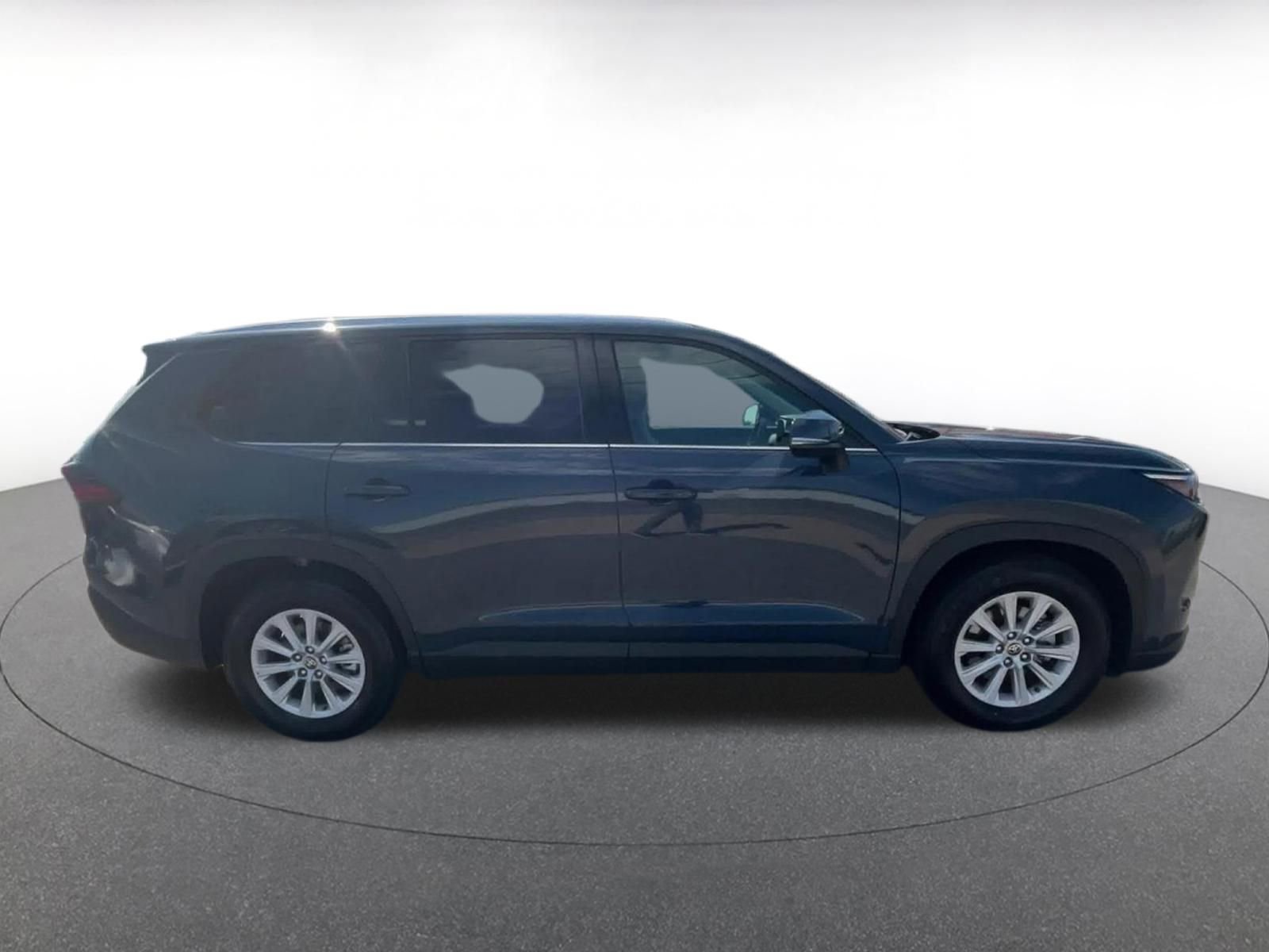 Used 2025 Toyota Grand Highlander FWD image 16
