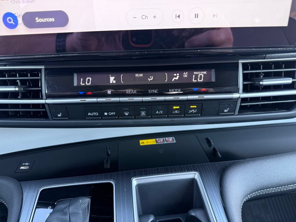 Certified 2026 Toyota Sienna XLE AWD/4WD image 27