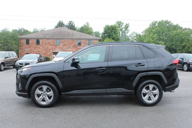 Used 2022 Toyota RAV4 XLE FWD image 5