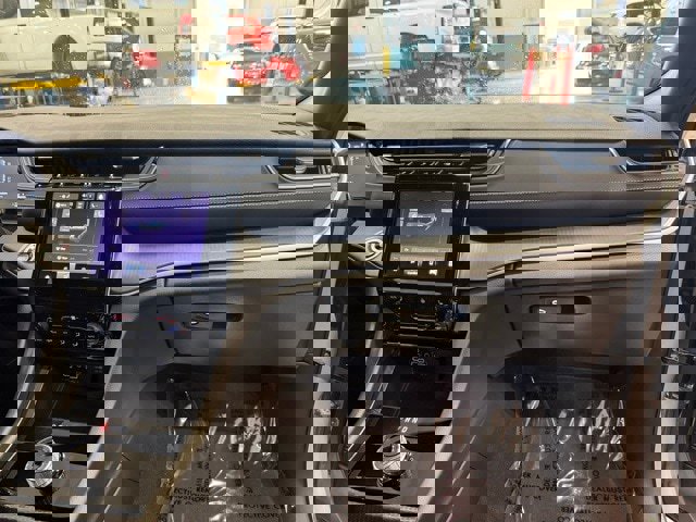 New 2025 Jeep Grand Cherokee Laredo w/ Luxury Tech Group I image 16