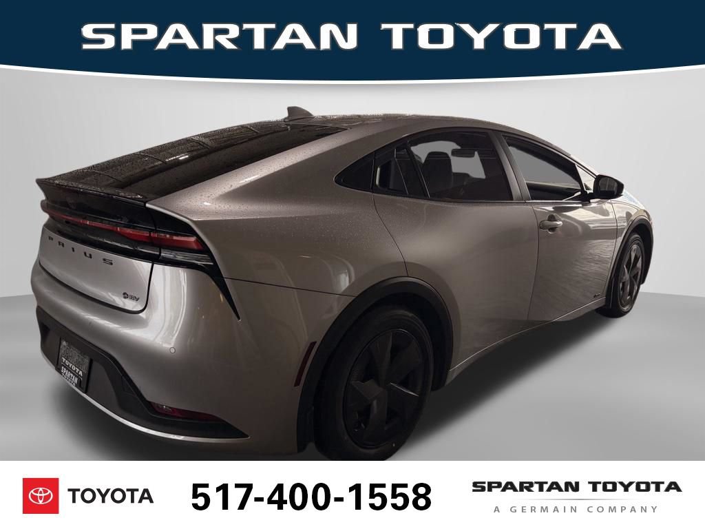 Used 2024 Toyota Prius LE AWD/4WD image 7