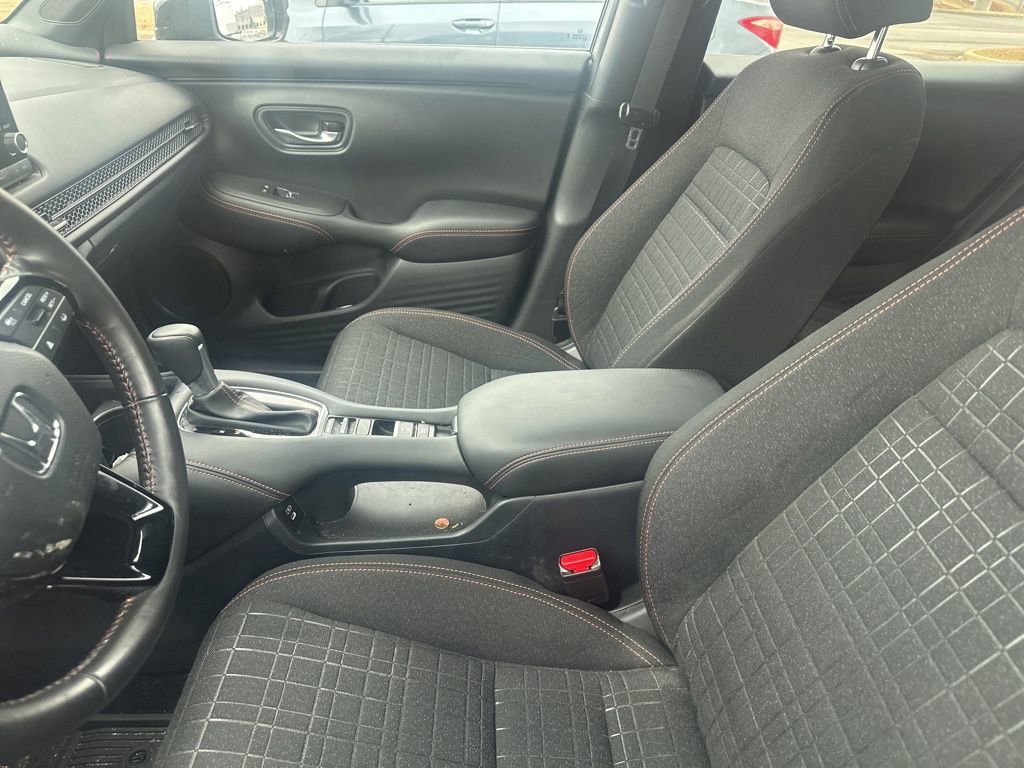 Used 2025 Honda HR-V Sport image 4