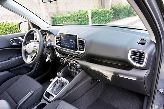 New 2026 Hyundai Venue SE FWD image 11