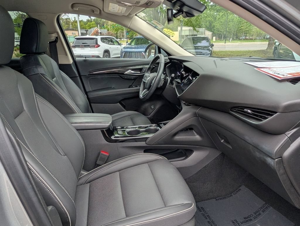 Used 2023 Buick Envision Essence AWD/4WD image 16