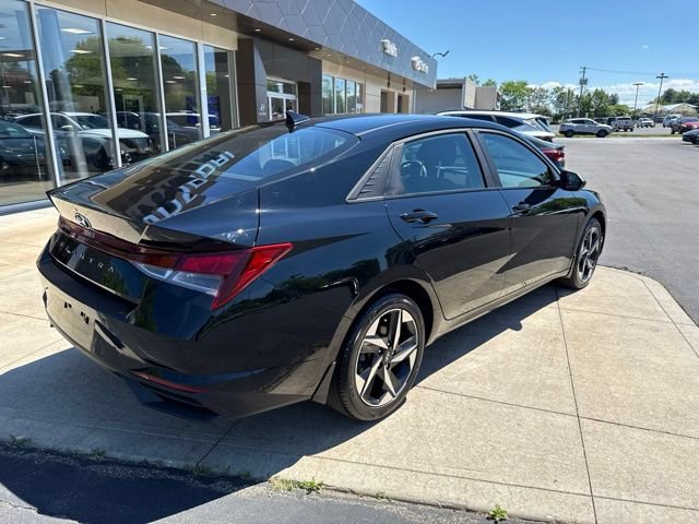 Certified 2023 Hyundai Elantra SEL w/ Convenience Package FWD image 18
