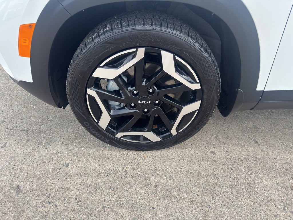 Used 2024 Kia Seltos SX AWD/4WD image 11
