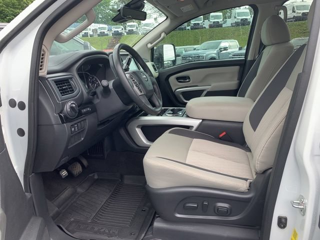 Used 2024 Nissan Titan SV w/ SV Convenience Package AWD/4WD image 23
