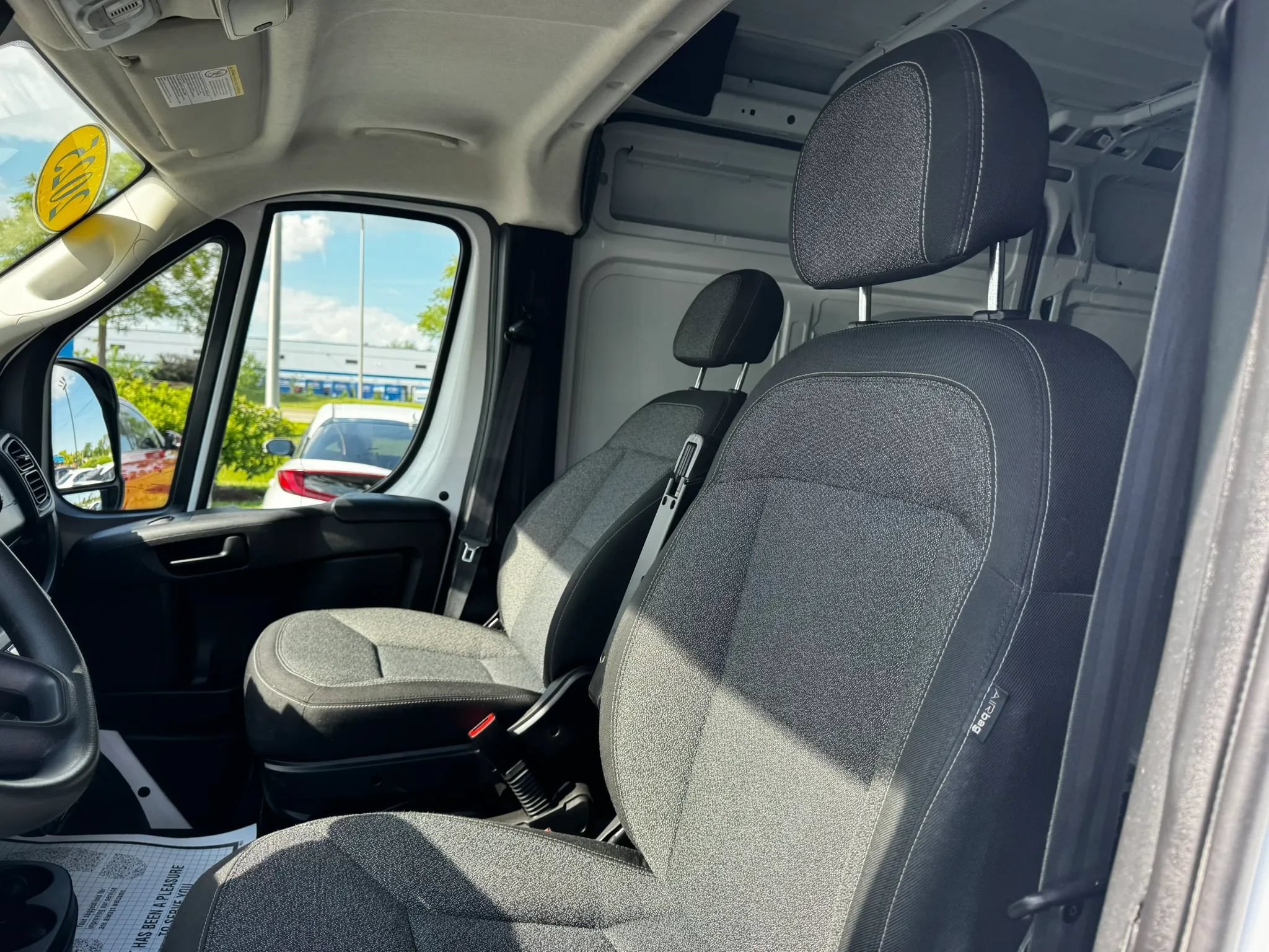 Used 2025 RAM ProMaster 2500 w/ Convenience Group FWD image 10