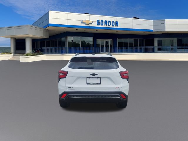Used 2024 Chevrolet Trax RS w/ Sunroof Package FWD image 4