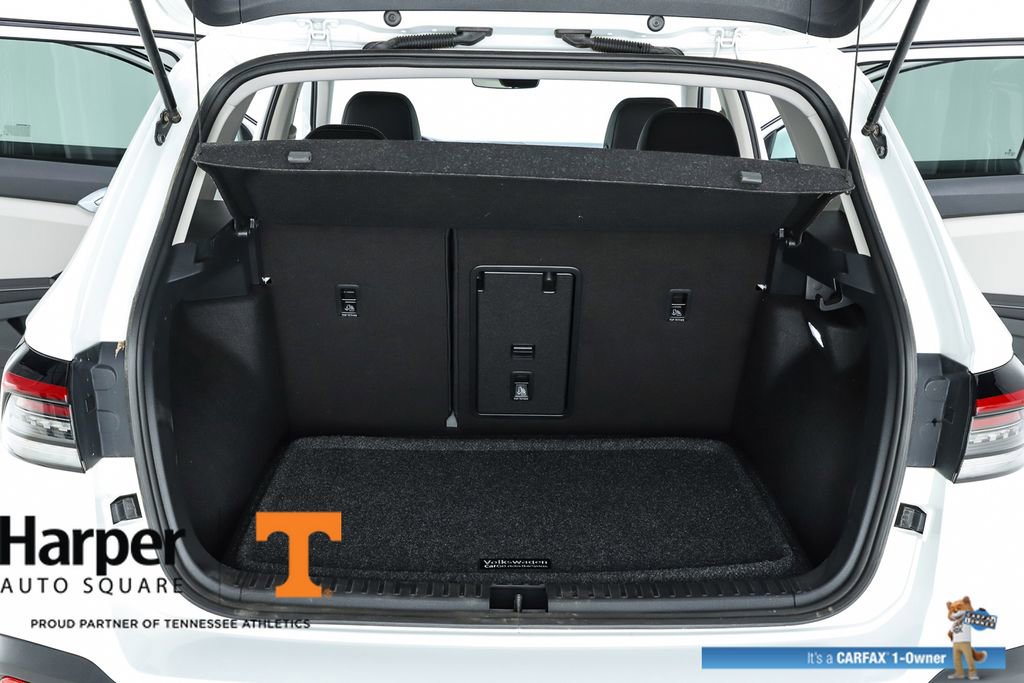Used 2025 Volkswagen Taos SE w/ Panoramic Sunroof Package AWD/4WD image 29